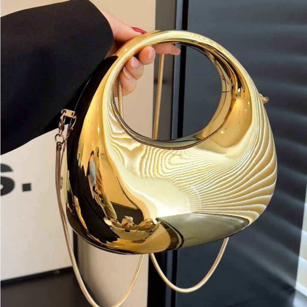Gold purse. Also comes with satchel
